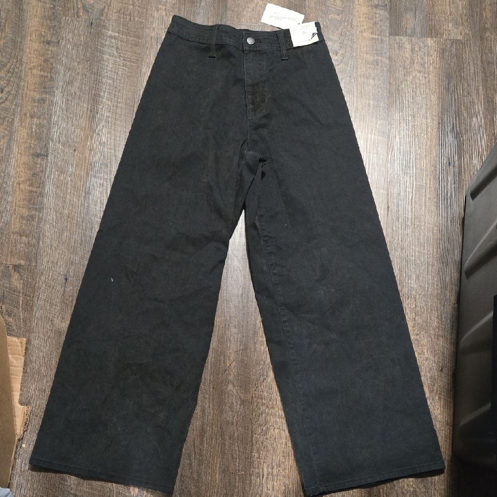 Wide Leg Black High-Waist Jeans